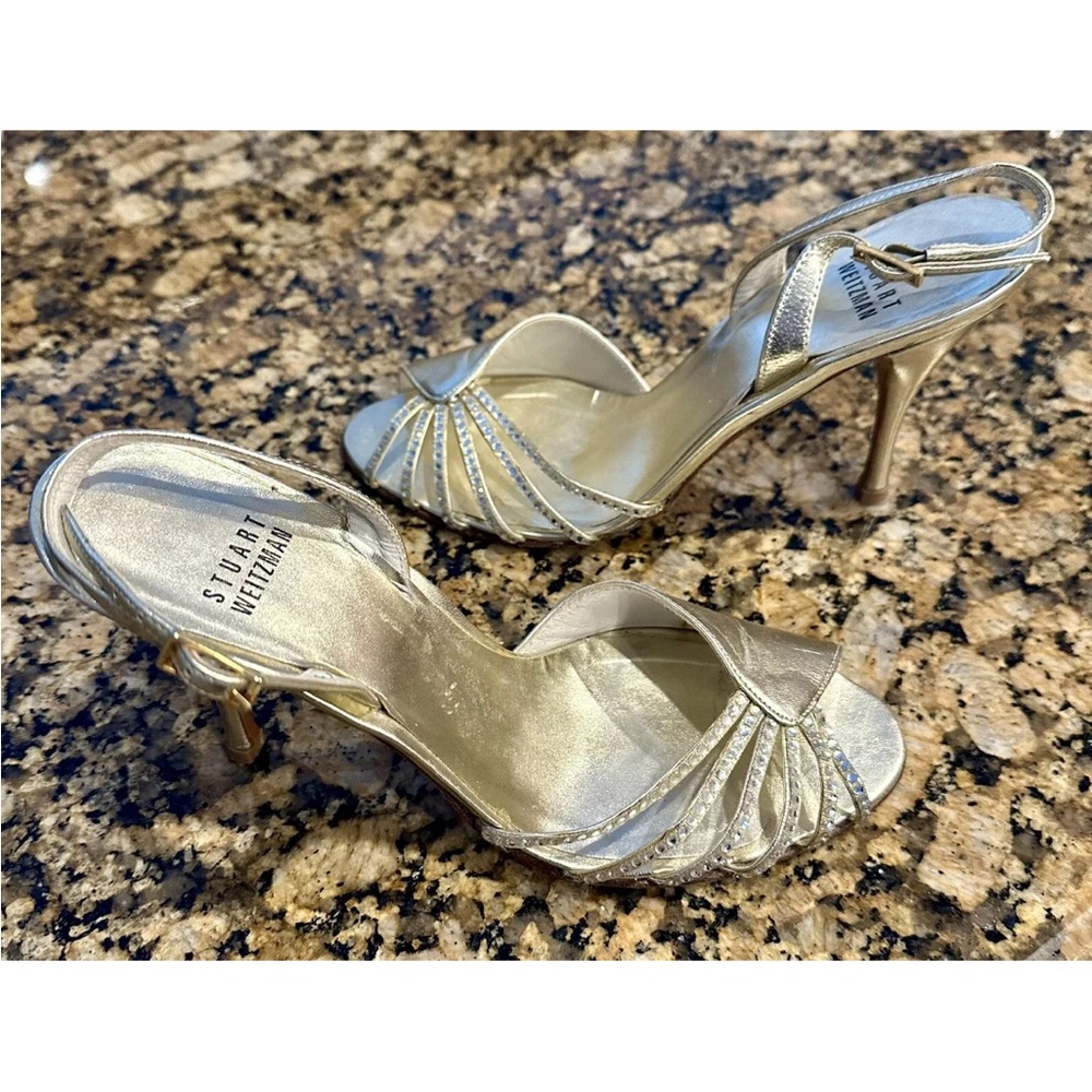 Stuart Weitzman Gold Strappy Heels sz. 6